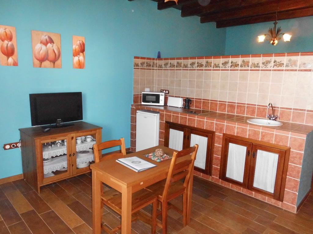 Apartamentos Trinidad Alange Habitación foto