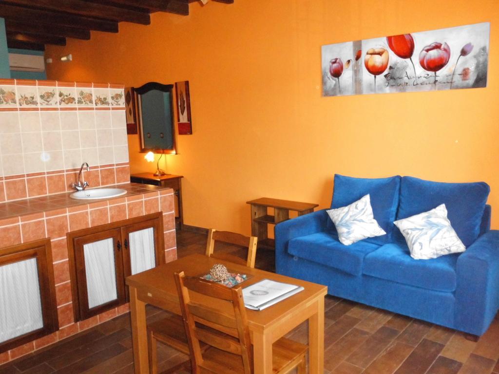 Apartamentos Trinidad Alange Habitación foto
