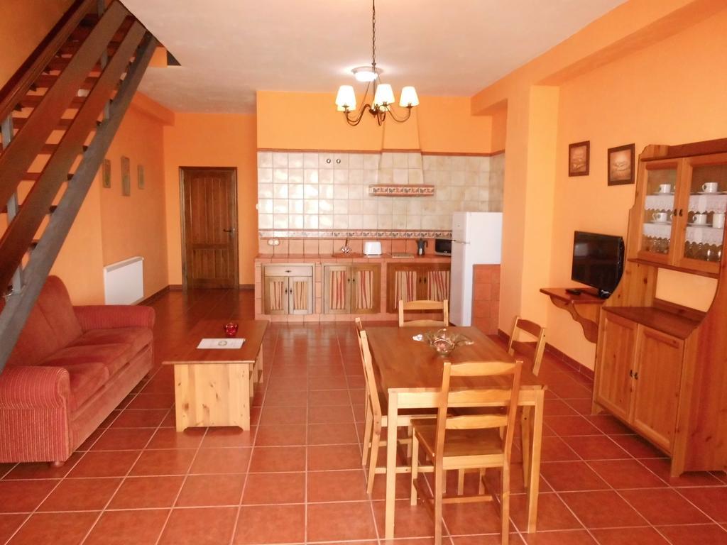 Apartamentos Trinidad Alange Habitación foto