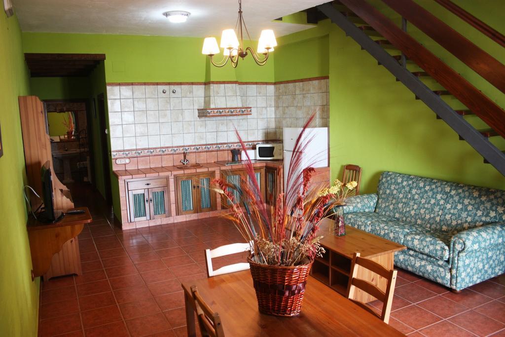 Apartamentos Trinidad Alange Habitación foto